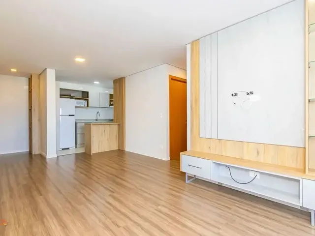 Apartamento 2 quartos e 2 banheiros, à venda, no bairro Água Verde em Curitiba