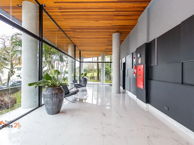 Apartamento 3 quartos e 5 banheiros, à venda, no bairro Hugo Lange em Curitiba