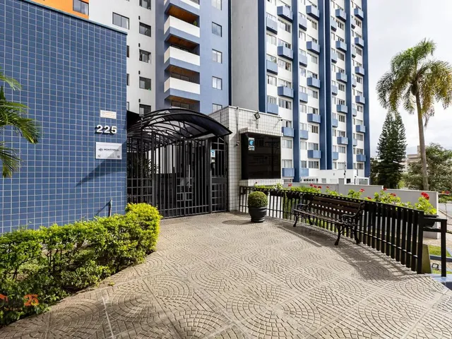 Apartamento 2 quartos e 1 banheiro, à venda, no bairro Cristo Rei em Curitiba