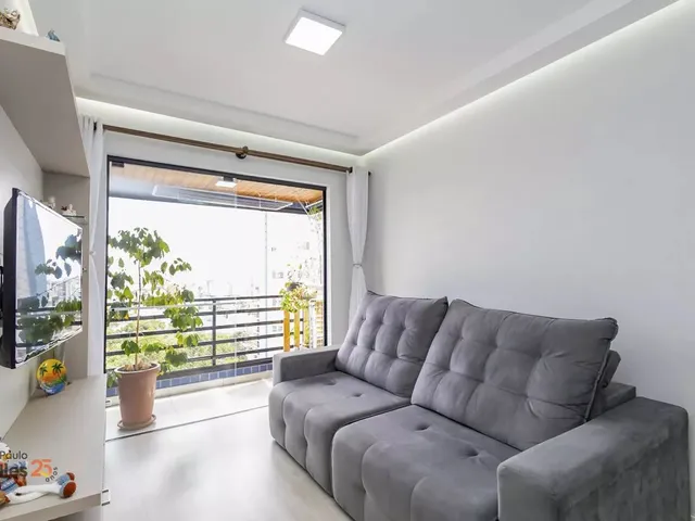 Apartamento 2 quartos e 1 banheiro, à venda, no bairro Cristo Rei em Curitiba