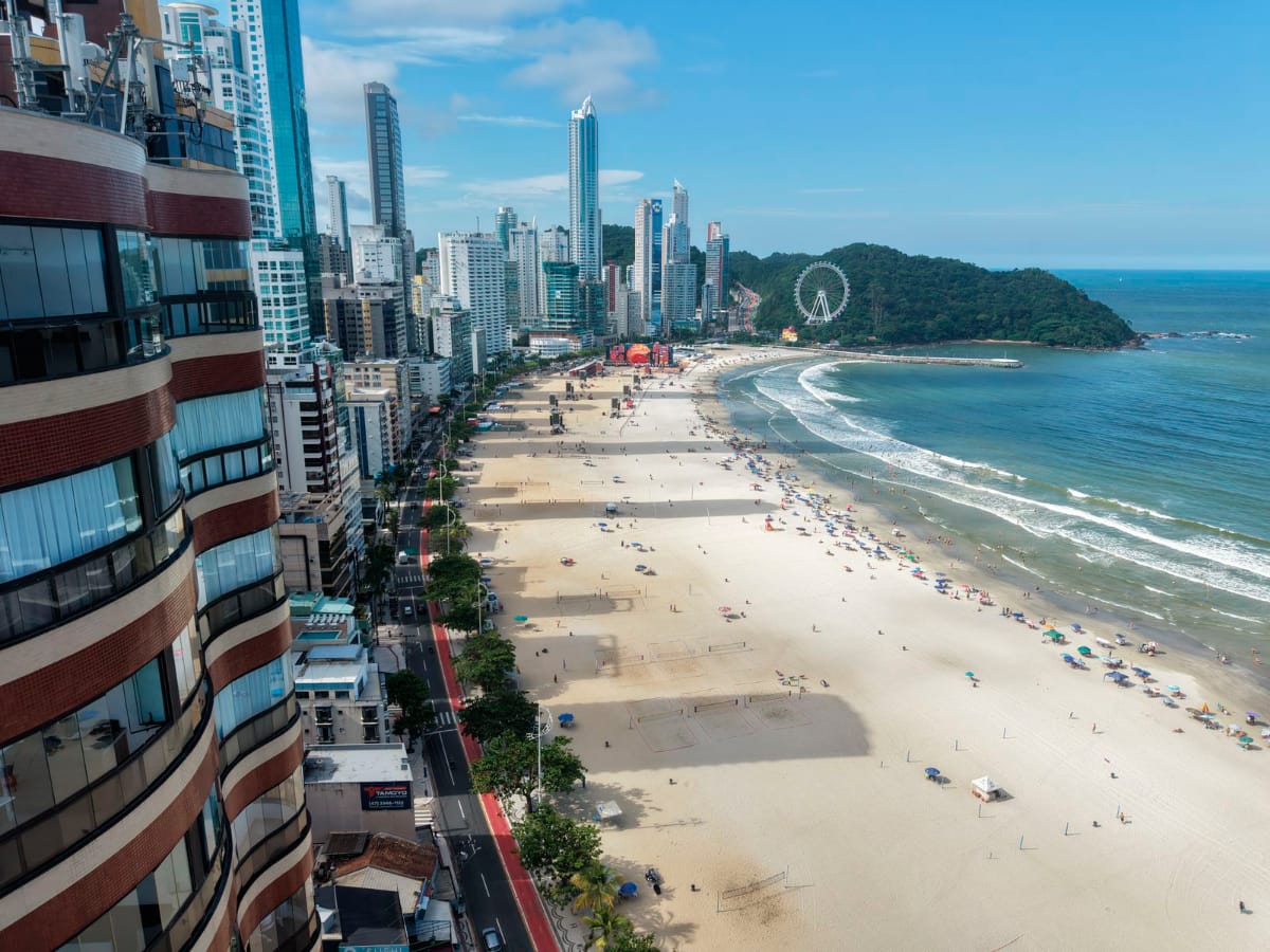 Apartamento para venda em Centro com 4 quartos, sendo 2 suítes , 220m²