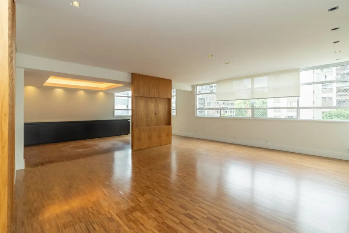 Apartamento para venda em Cerqueira César com 3 quartos, sendo 1 suíte, 213m²