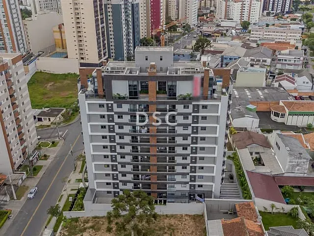Apartamento 3 quartos e 2 banheiros, à venda, no bairro Cristo Rei em Curitiba