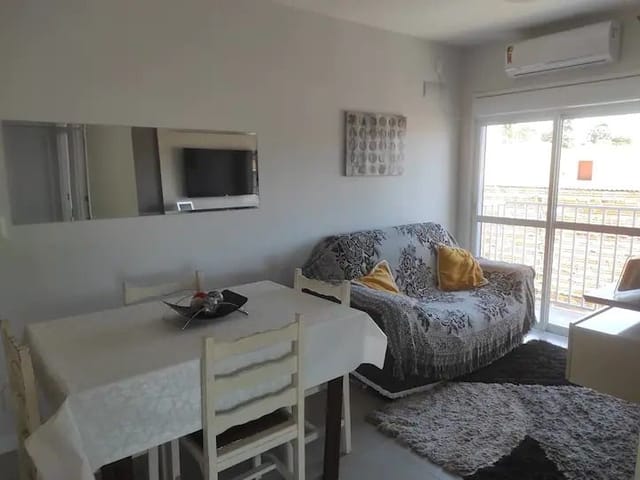 Apartamento com 62m² 2 quartos e 1 banheiro, à venda, no bairro Areal em Pelotas