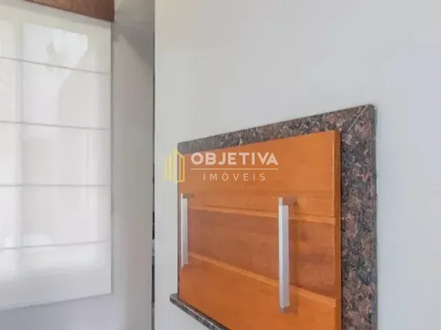 Apartamento 2 quartos e 2 banheiros, à venda ou para alugar, no bairro Menino Deus em Porto Alegre