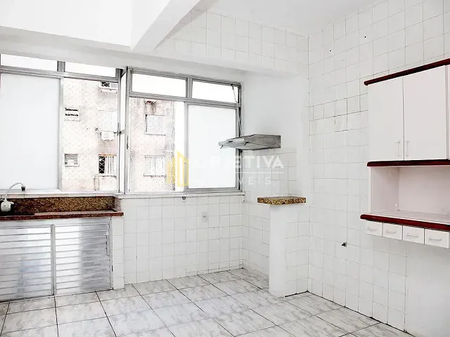 Apartamento 3 quartos e 2 banheiros, para alugar, no bairro Centro Histórico em Porto Alegre