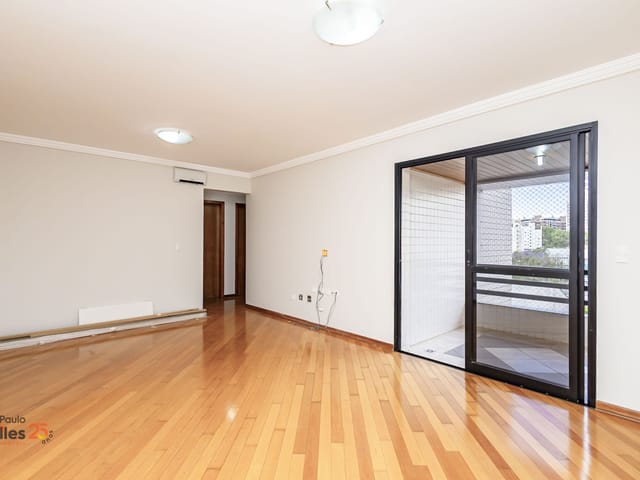 Apartamento 3 quartos e 2 banheiros, para alugar, no bairro Ahú em Curitiba