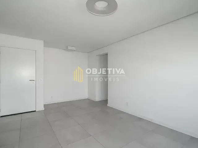 Apartamento 3 quartos e 2 banheiros, para alugar, no bairro Vila Ipiranga em Porto Alegre