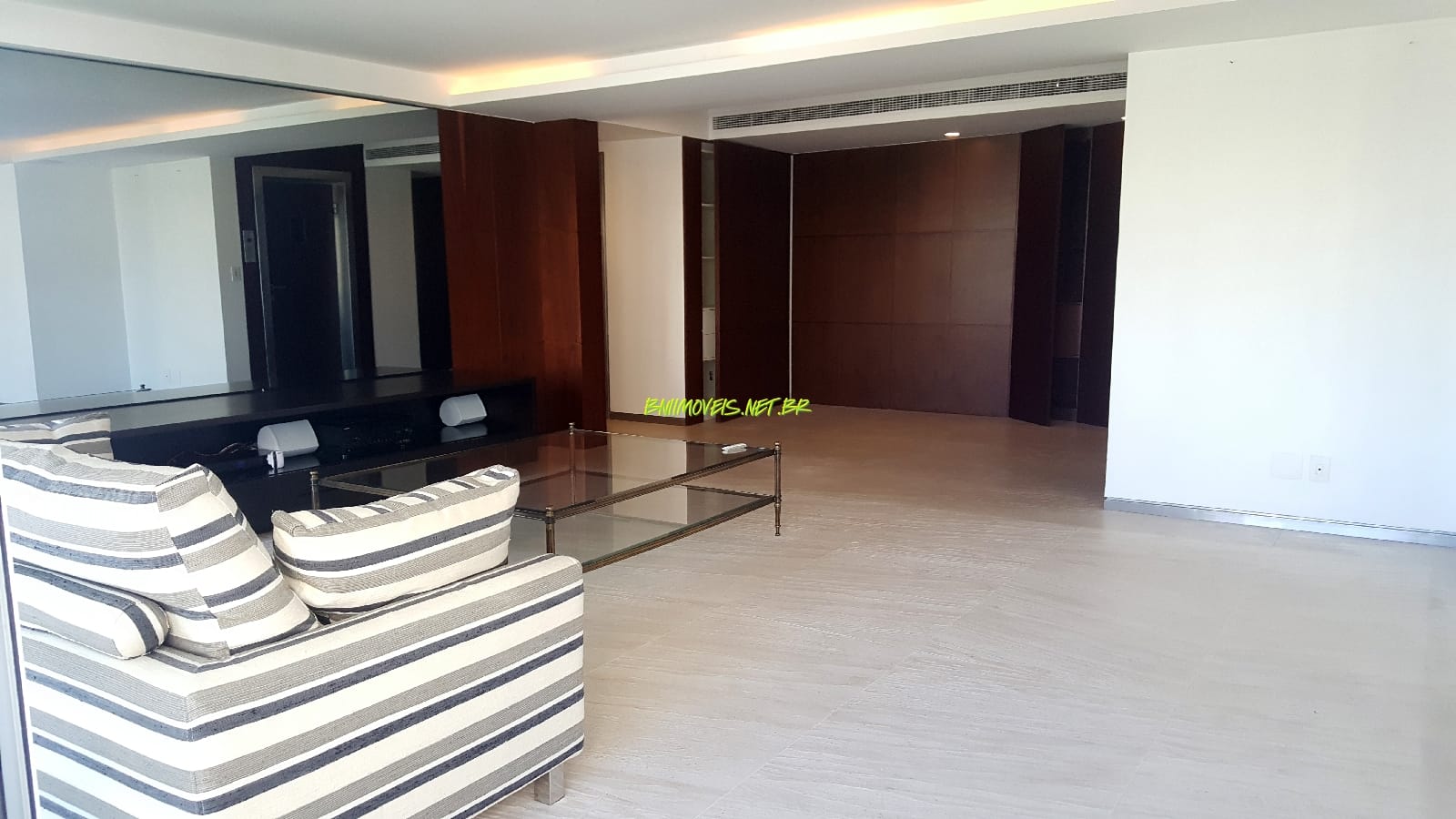 Apartamento, 3 quartos, 240 m² - Foto 1