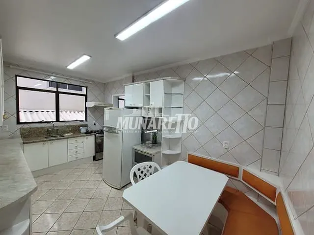Apartamento com 90m² 3 quartos e 2 banheiros, para alugar, no bairro Centro em Concórdia