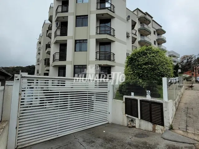 Apartamento com 90m² 3 quartos e 2 banheiros, para alugar, no bairro Centro em Concórdia