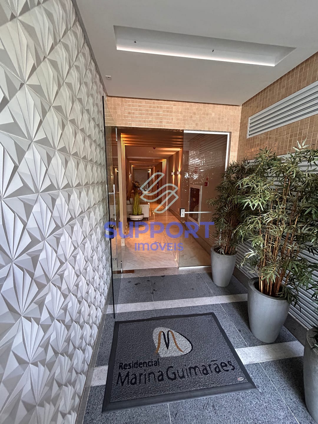 Apartamento à venda com 4 quartos, 250m² - Foto 2