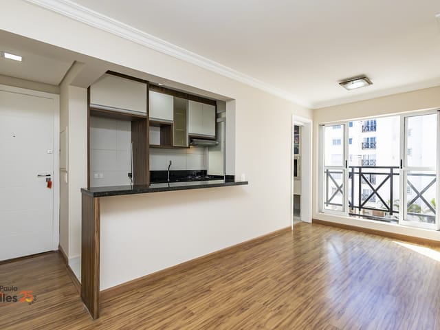 Apartamento 3 quartos e 2 banheiros, para alugar, no bairro Tingui em Curitiba