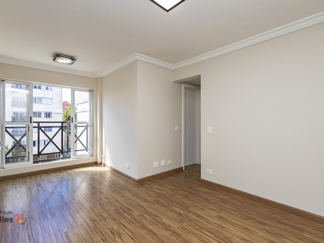 Apartamento 3 quartos e 2 banheiros, para alugar, no bairro Tingui em Curitiba
