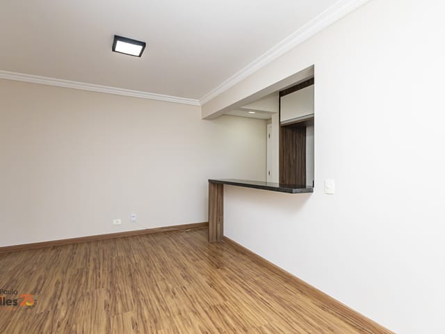 Apartamento 3 quartos e 2 banheiros, para alugar, no bairro Tingui em Curitiba