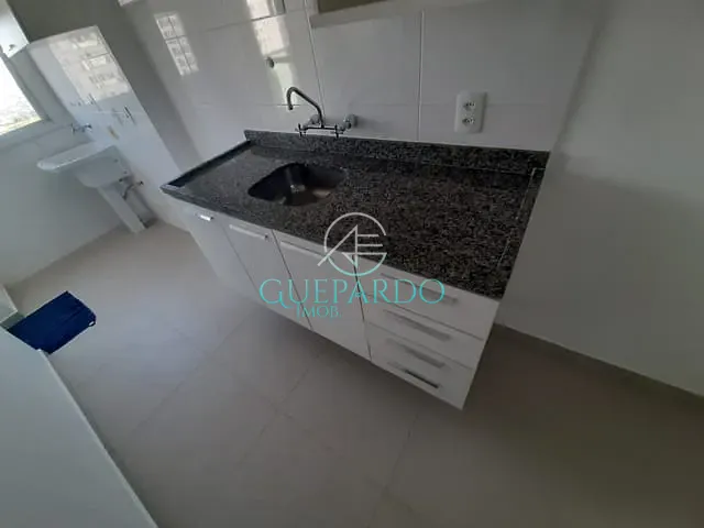 Apartamento com 115m² 3 quartos e 2 banheiros, para alugar, no bairro Santa Rosa em Londrina