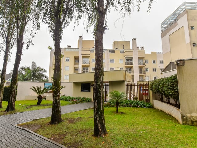 Apartamento 3 quartos e 2 banheiros, para alugar, no bairro Hugo Lange em Curitiba