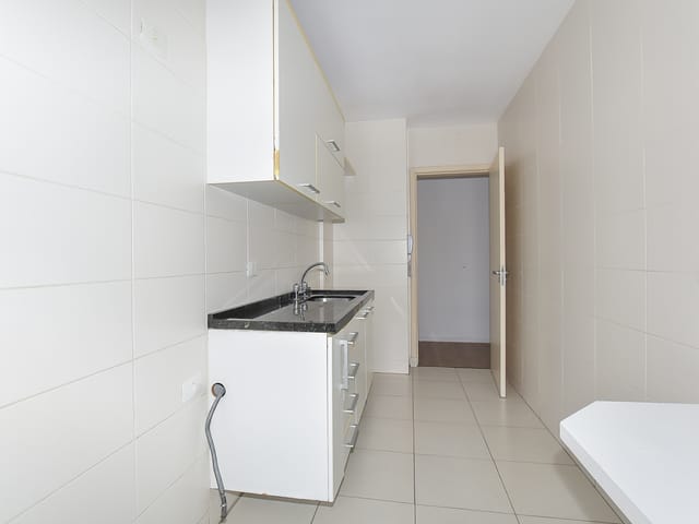 Apartamento 3 quartos e 2 banheiros, para alugar, no bairro Hugo Lange em Curitiba
