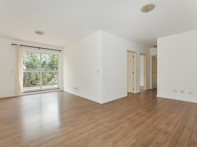 Apartamento 3 quartos e 2 banheiros, para alugar, no bairro Hugo Lange em Curitiba