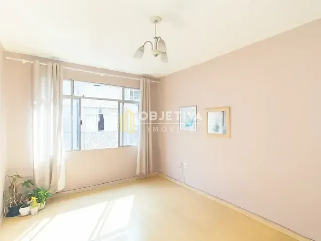 Apartamento 2 quartos e 1 banheiro, para alugar, no bairro Menino Deus em Porto Alegre