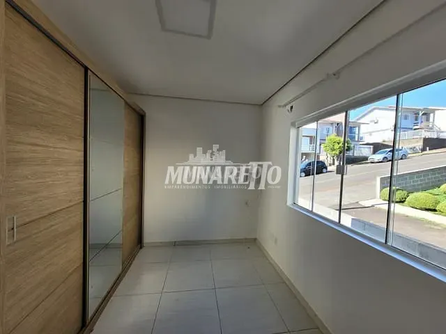 Apartamento com 76m² 3 quartos e 1 banheiro, à venda, no bairro Cristal em Concórdia