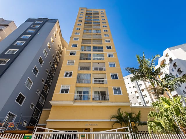 Apartamento 2 quartos e 1 banheiro, para alugar, no bairro Portão em Curitiba