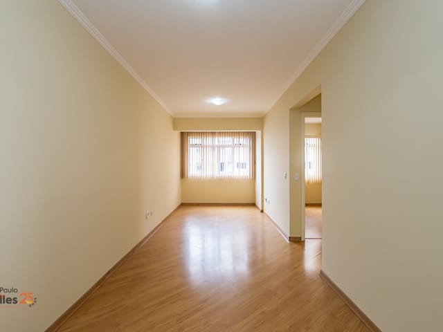 Apartamento 2 quartos e 1 banheiro, para alugar, no bairro Portão em Curitiba