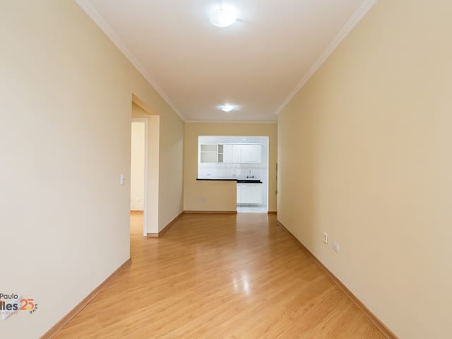 Apartamento 2 quartos e 1 banheiro, para alugar, no bairro Portão em Curitiba