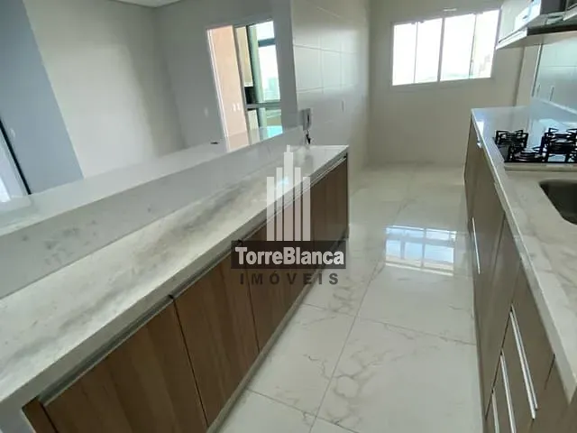 Apartamento com 180m² 3 quartos e 2 banheiros, para alugar, no bairro Centro em Ponta Grossa