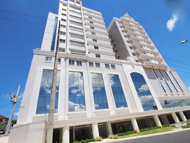 Apartamento com 262m² 3 quartos e 2 banheiros, à venda, no bairro Uvaranas em Ponta Grossa