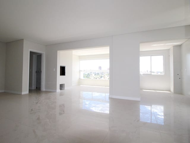 Apartamento com 262m² 3 quartos e 2 banheiros, à venda, no bairro Uvaranas em Ponta Grossa