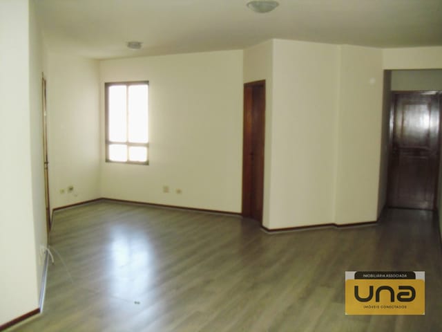 Apartamento 3 quartos e 2 banheiros, à venda, no bairro CRISTO REI em Curitiba