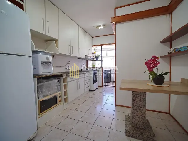 Apartamento 3 quartos e 2 banheiros, para alugar, no bairro Petrópolis em Porto Alegre