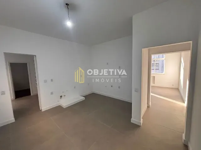 Apartamento 3 quartos e 3 banheiros, à venda, no bairro Centro Histórico em Porto Alegre