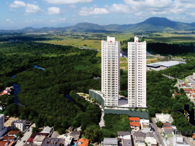 Apartamento à venda, no bairro Meia Praia em Itapema
