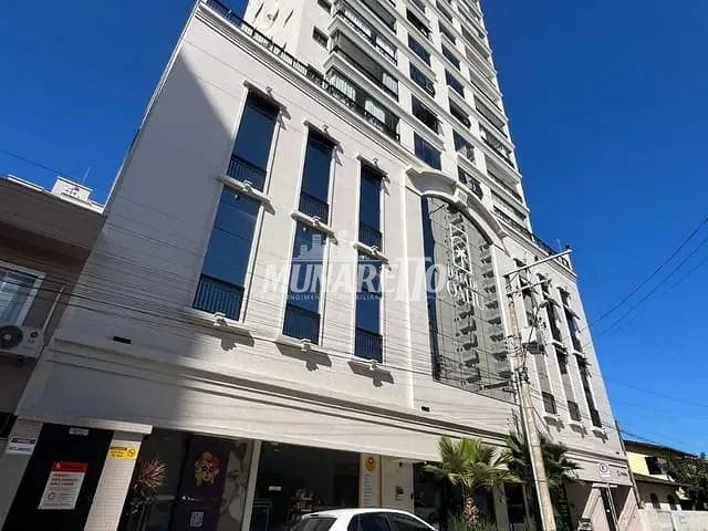 Apartamento com 107m² 3 quartos e 1 banheiro, à venda, no bairro Meia Praia em Itapema