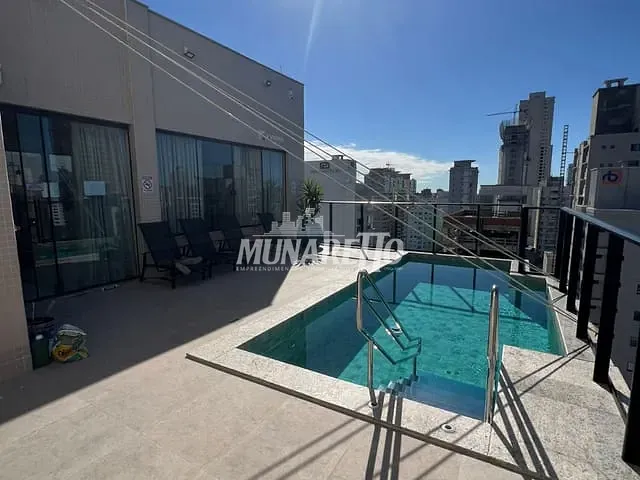 Apartamento com 107m² 3 quartos e 1 banheiro, à venda, no bairro Meia Praia em Itapema