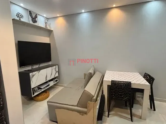 Apartamento 2 quartos e 1 banheiro, à venda, no bairro Jardim Las Vegas em Santo André
