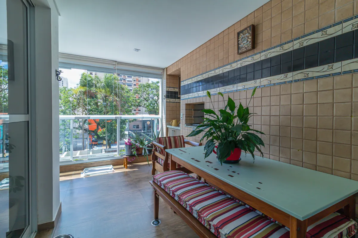 Apartamento para venda em Vila Hamburguesa com 3 quartos, sendo 3 suítes, 245m²