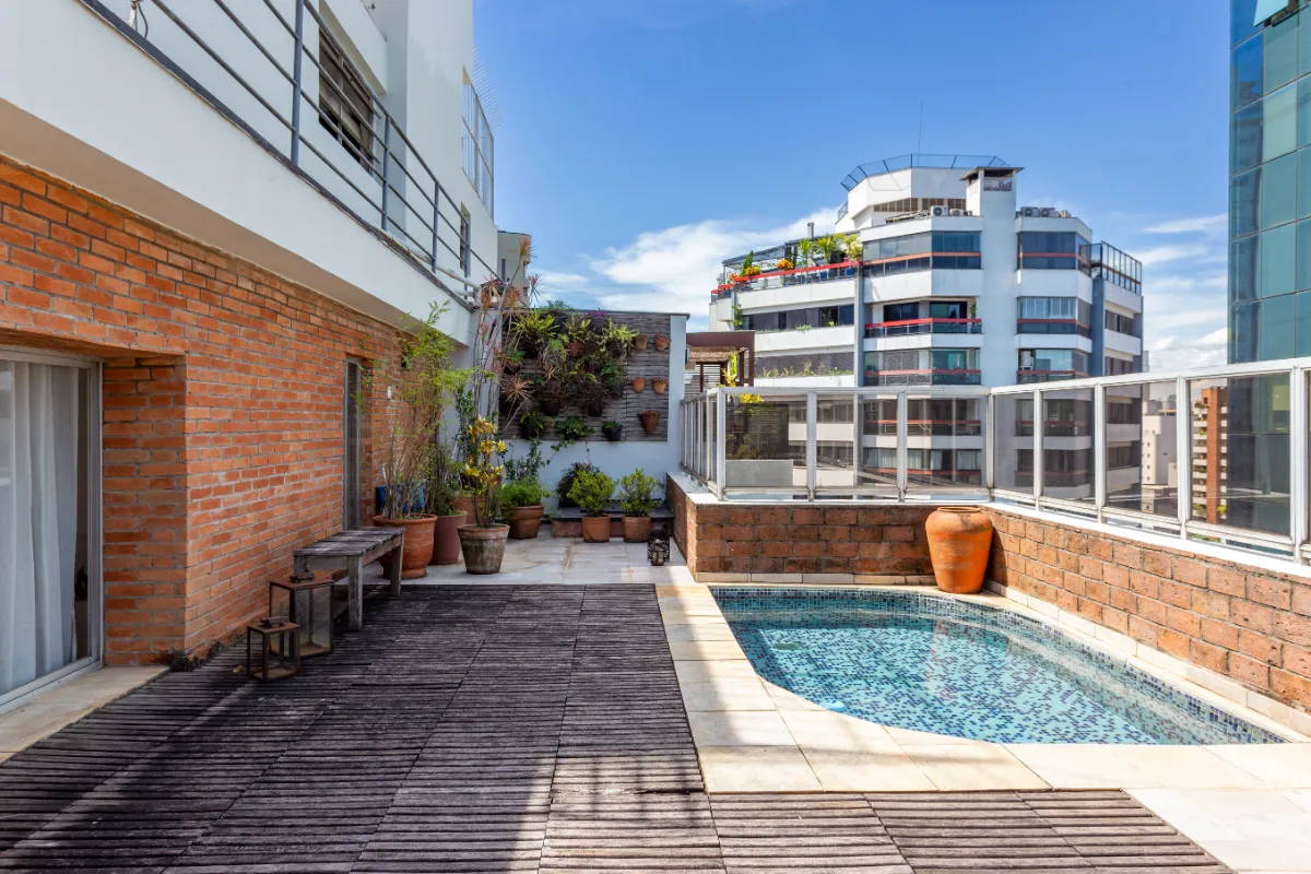 Apartamento para venda em Itaim Bibi com 3 quartos, sendo 1 suíte, 173m²