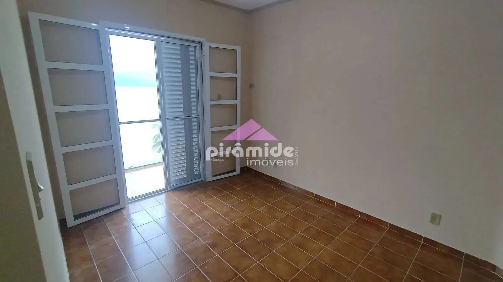 Apartamento, 3 quartos, 331 m² - Foto 2