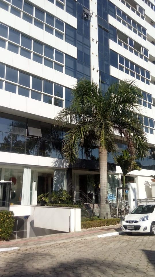 Apartamento com 145m² 3 quartos e 3 banheiros, à venda, no bairro Praia Brava de Itajaí em Itajaí