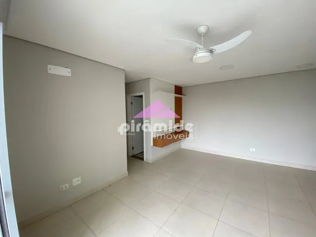 Apartamento com 10m² 3 quartos e 2 banheiros, à venda ou para alugar, no bairro Centro em Caraguatatuba