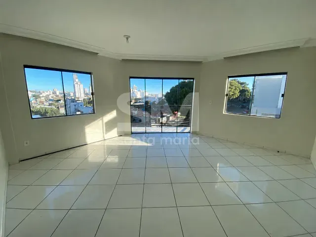 Apartamento 3 quartos e 2 banheiros, para alugar, no bairro Presidente Médici em Chapecó