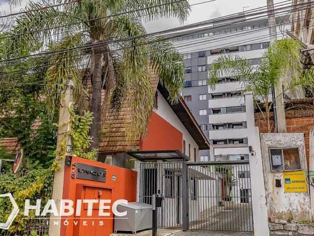 Apartamento 2 quartos e 2 banheiros, para alugar, no bairro Alto da Glória em Curitiba