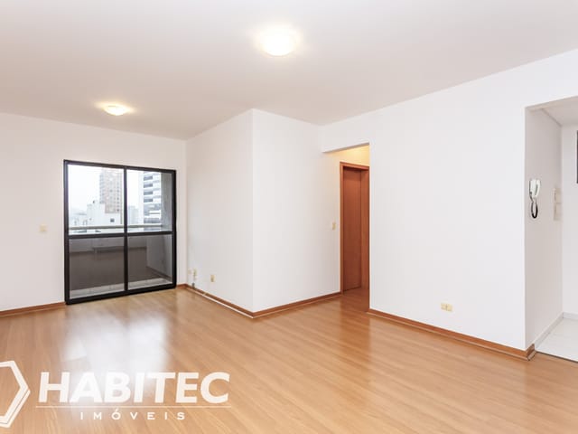 Apartamento 2 quartos e 2 banheiros, para alugar, no bairro Alto da Glória em Curitiba