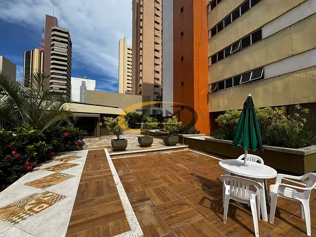 Apartamento com 565m² 4 quartos e 5 banheiros, à venda ou para alugar, no bairro Centro em Londrina