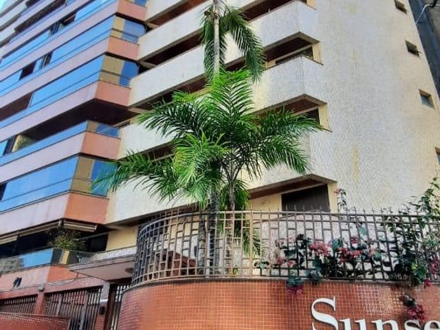 Foto do Apartamento - Apartamento a venda no Edf Sunset Boulevard, 04 quartos (02 suítes), Sacada c/ Churrasqueira, 178 m² útil, 02 vagas, Centro, Londrina, PR | ZBM NEGOCIOS IMOBILIARIOS
