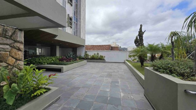Apartamento com 700m² 3 quartos e 3 banheiros, à venda, no bairro Santa Helena em Juiz de Fora