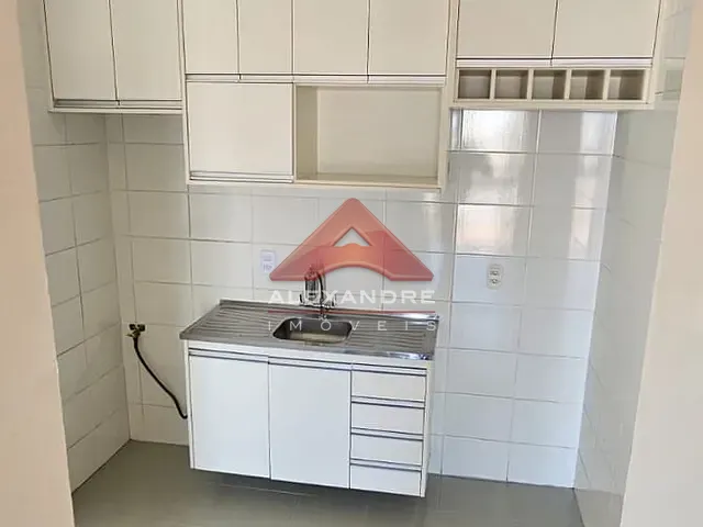 Apartamento com 65m² 3 quartos e 1 banheiro, para alugar, no bairro Vila Tesouro em São José dos Campos